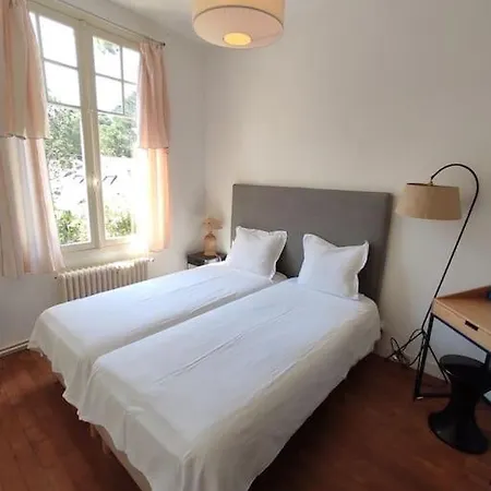 Maison Pour 6/7 Personnes A 400m De La *